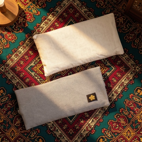 Almohada herbal con linaza y lavanda – Vembadad Grey Sadhguru