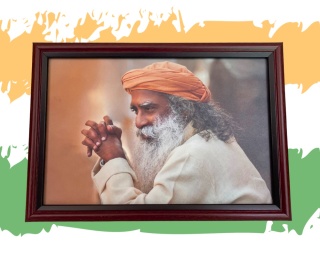 DUŻE Zdjęcie w ozdobej ramce Sadhguru  - 25x17,5